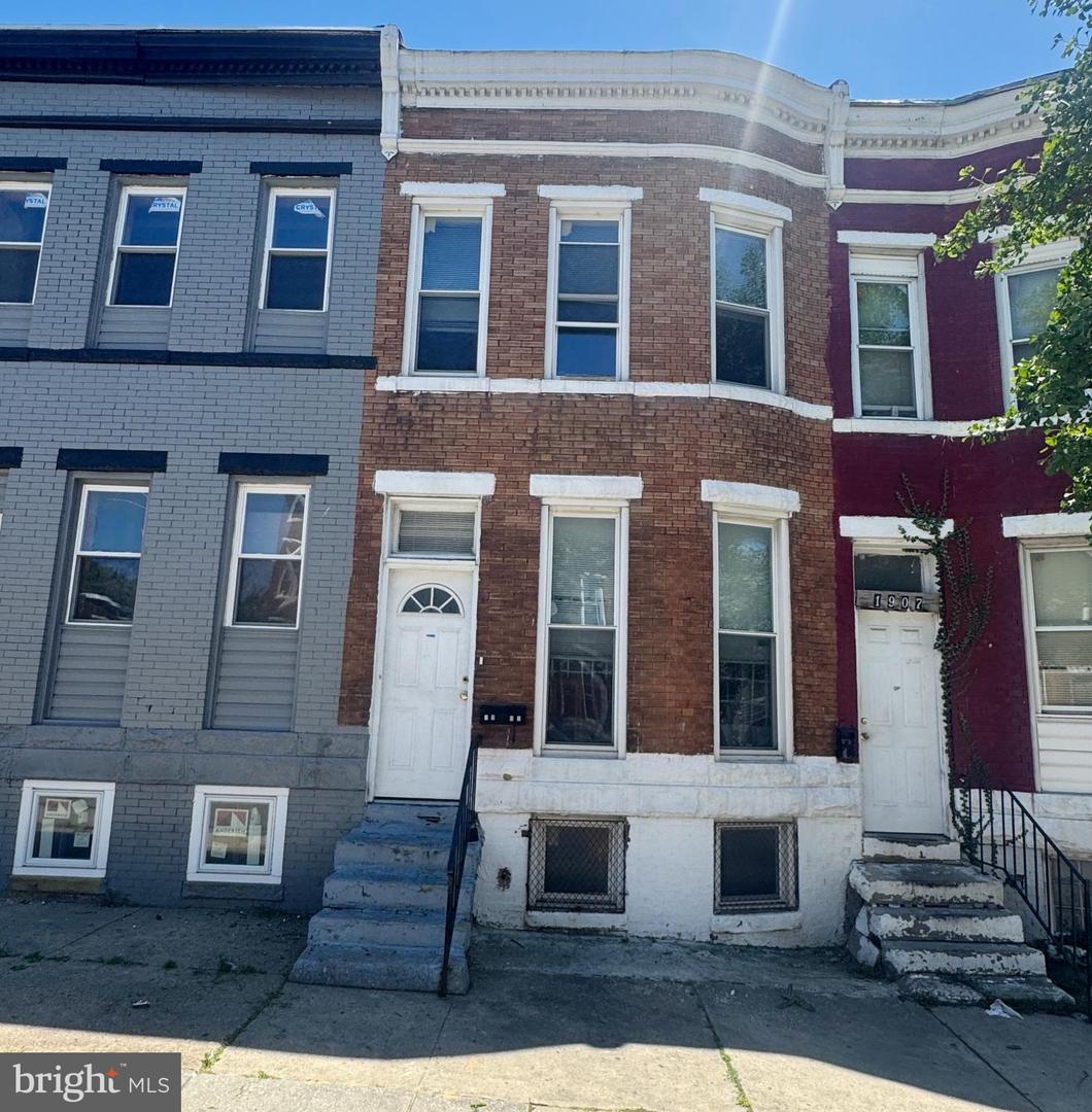 1905 W Mosher St — photo