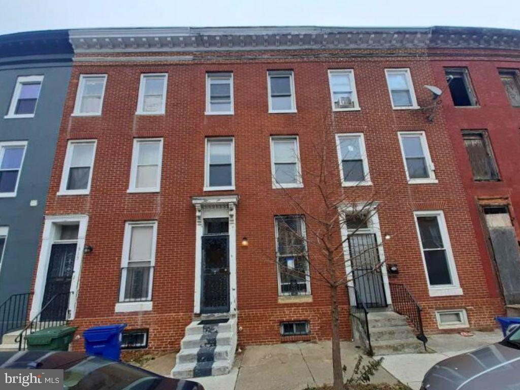 1533 Argyle Ave — photo