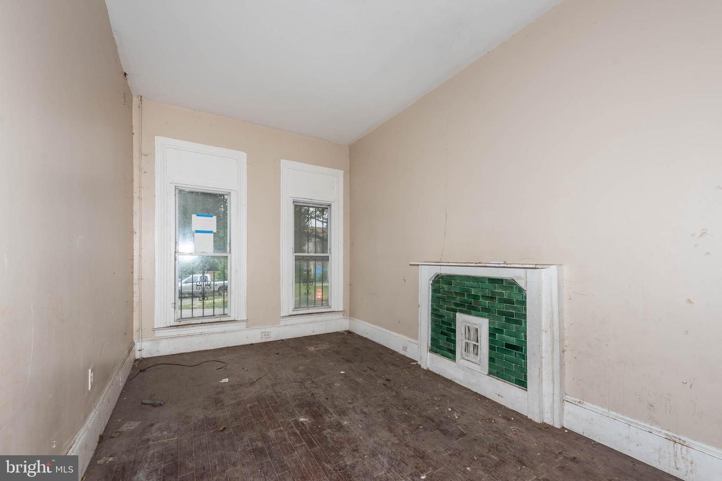 214 N Fulton Ave — photo