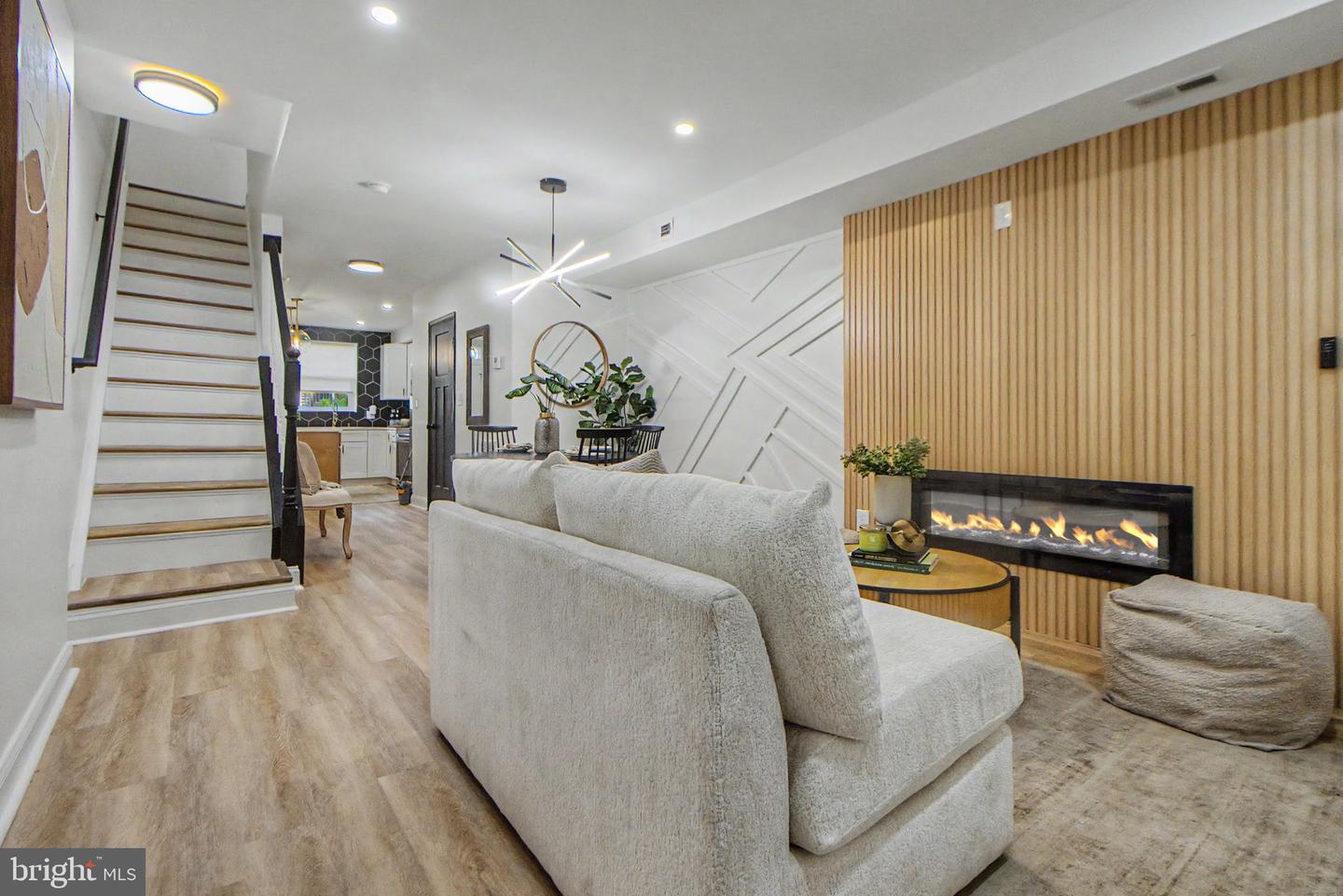 2106 Cliftwood Ave — photo