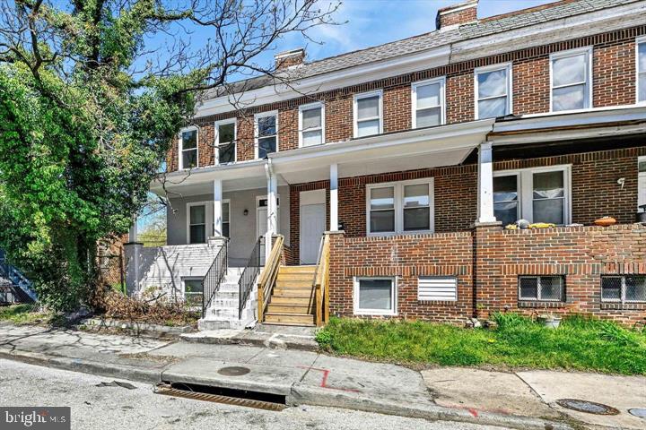 1604 Carswell St — photo