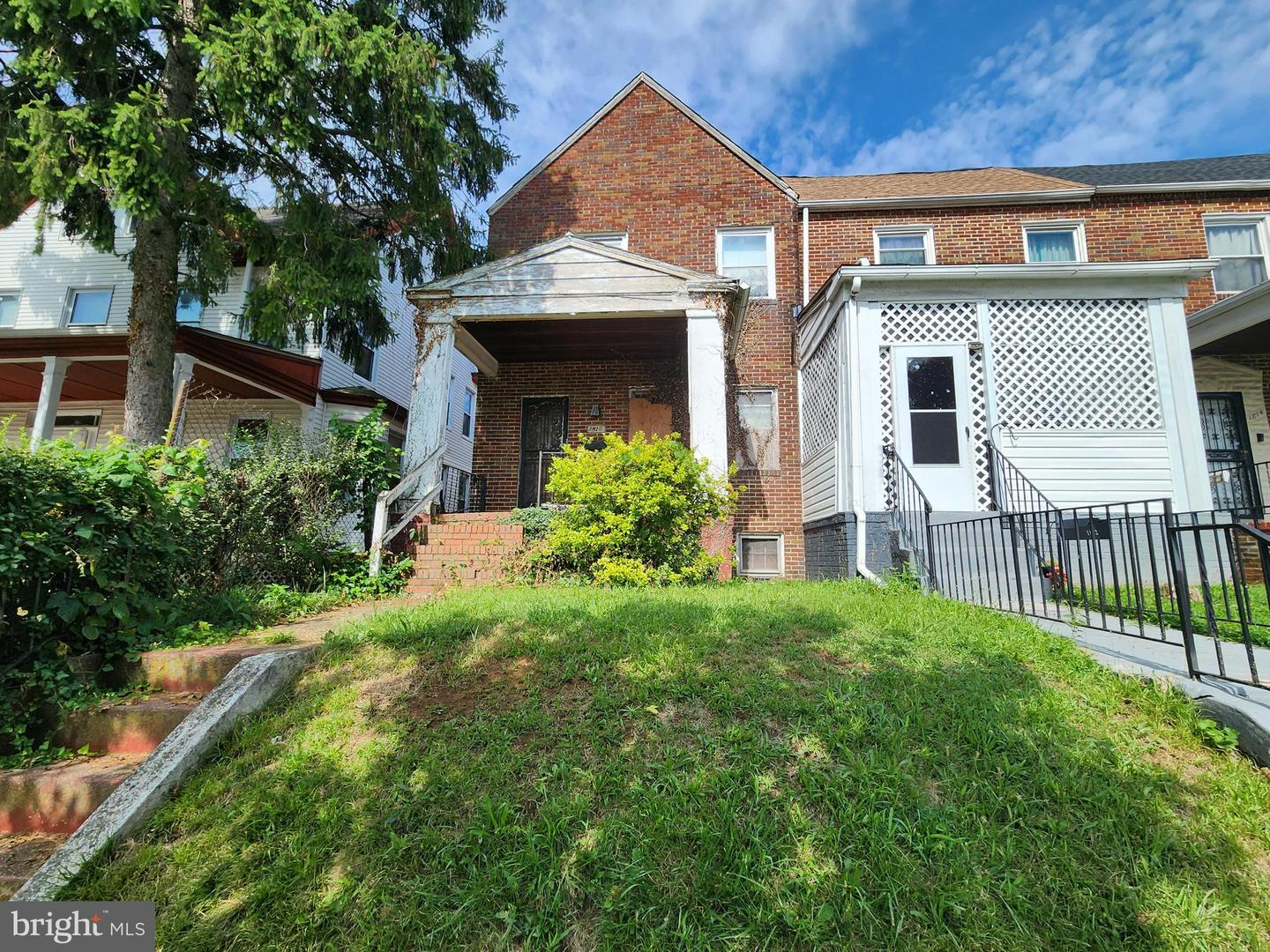 1810 N Ellamont St — photo