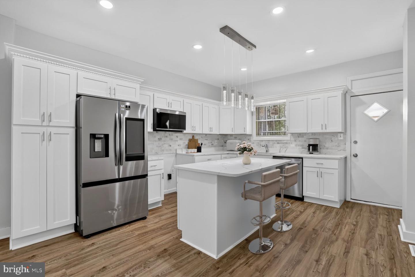 1404 N Montford Ave — photo
