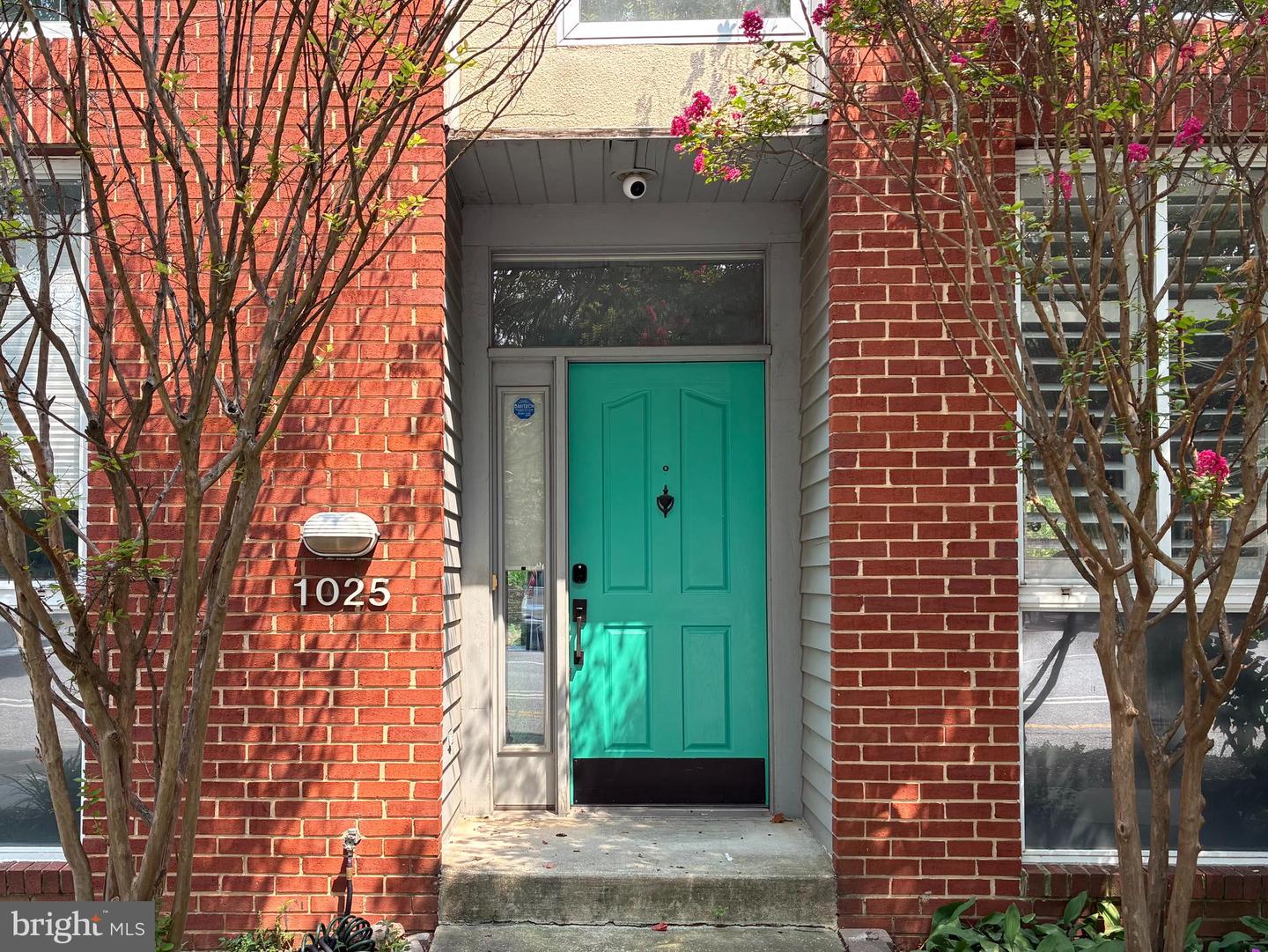 1025 Covington St — photo