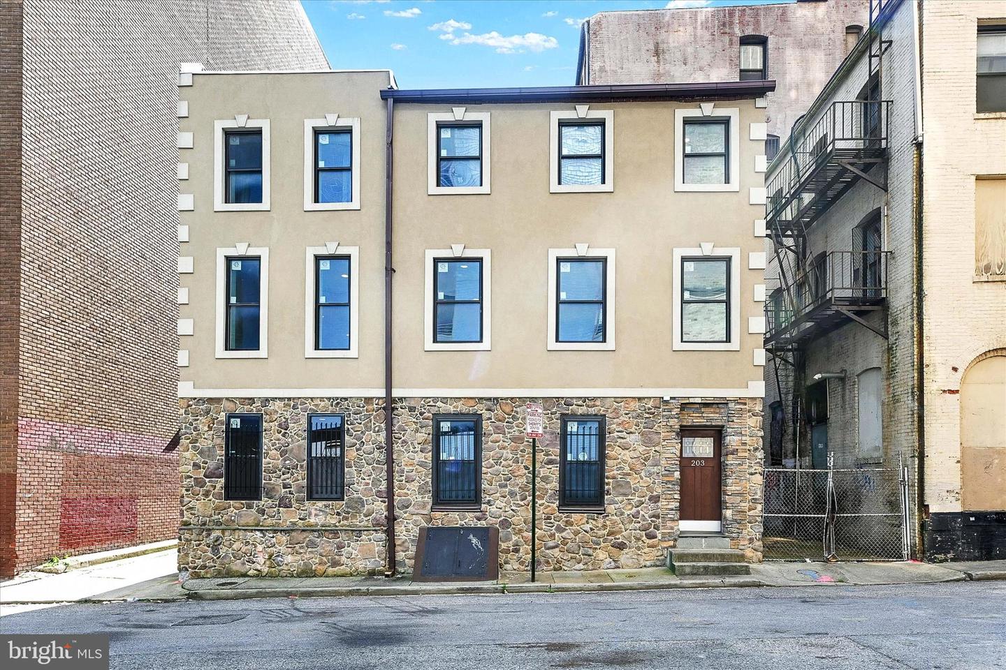 203 Davis St — photo