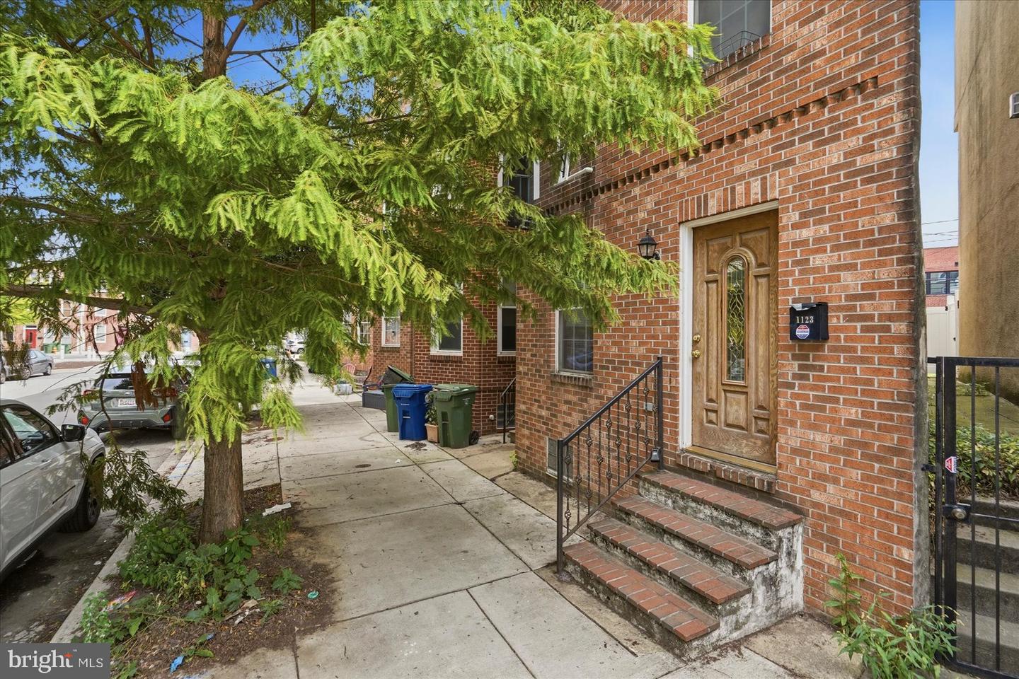 1123 Race St — photo