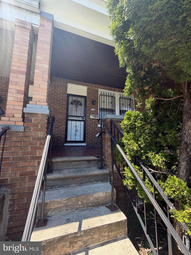 3015 Mayfield Ave — photo