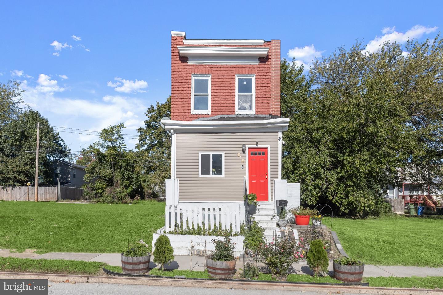 618 Cokesbury Ave — photo