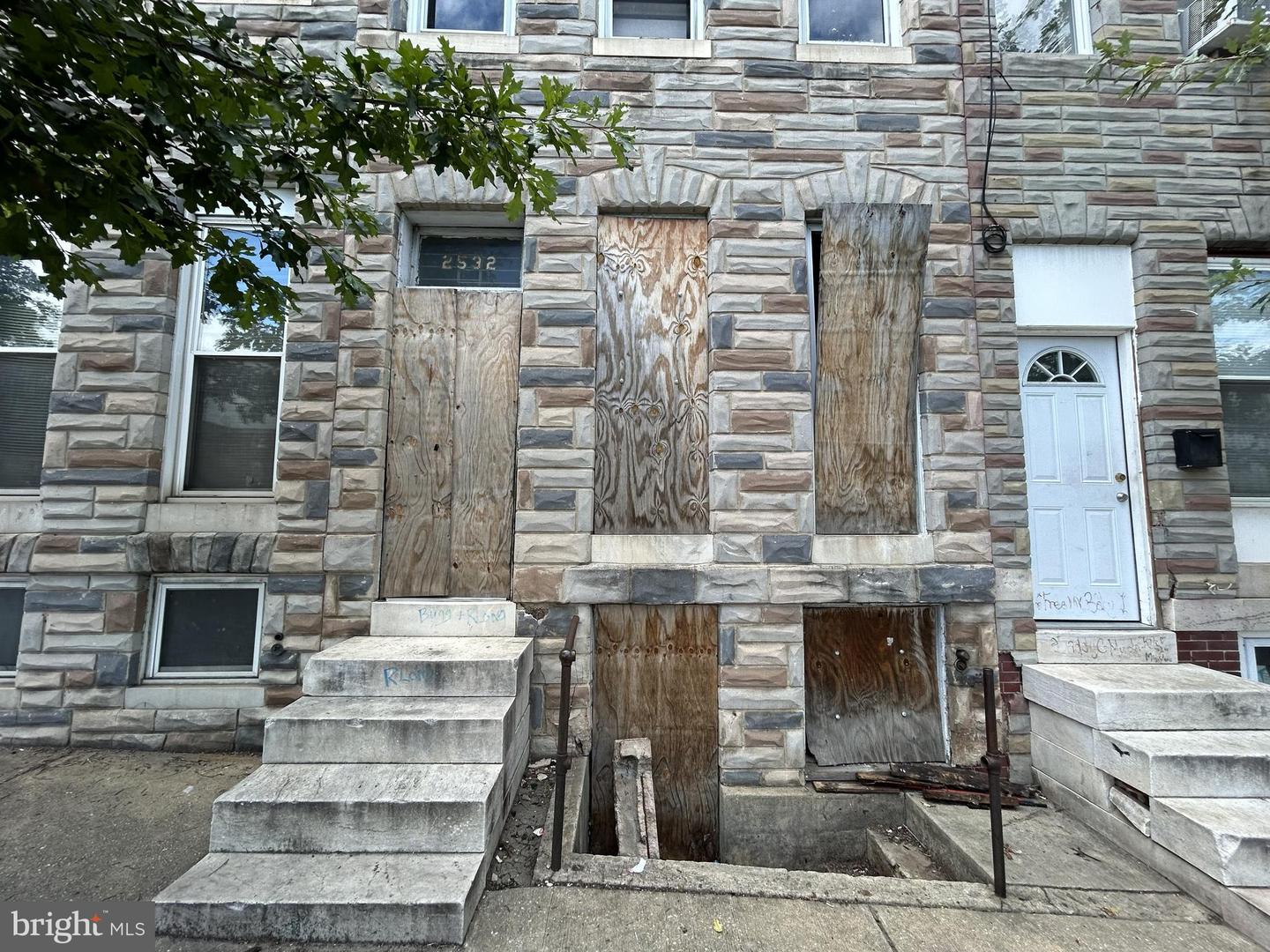 2532 Frederick Ave — photo