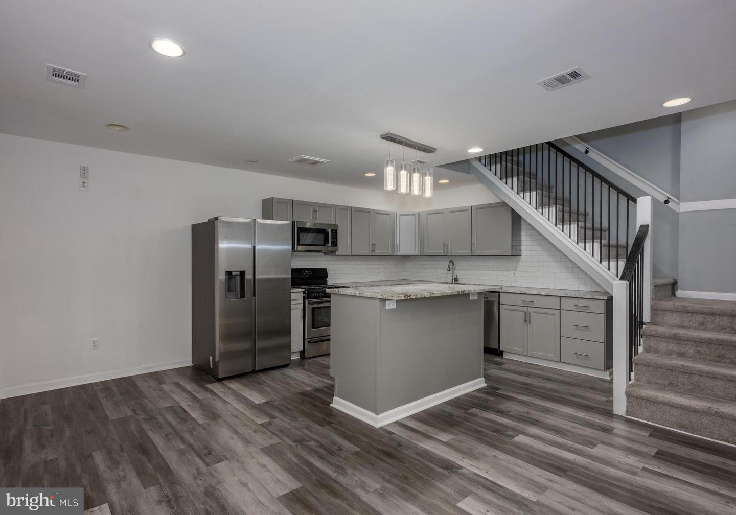 4616 Curtis Ave #Unit B — photo