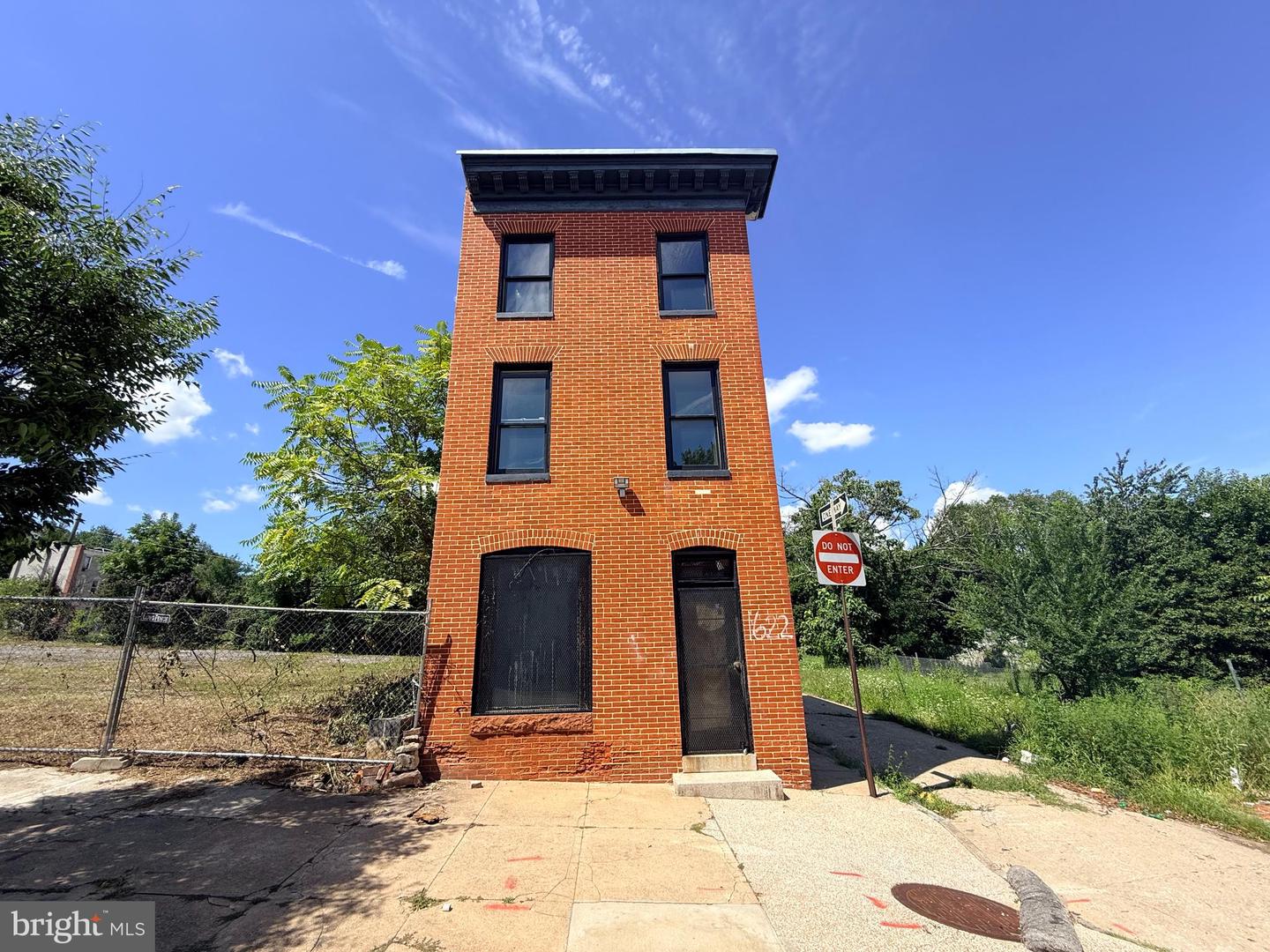 1622 W Baltimore St — photo
