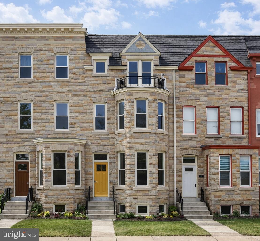 2731 W North Ave — photo