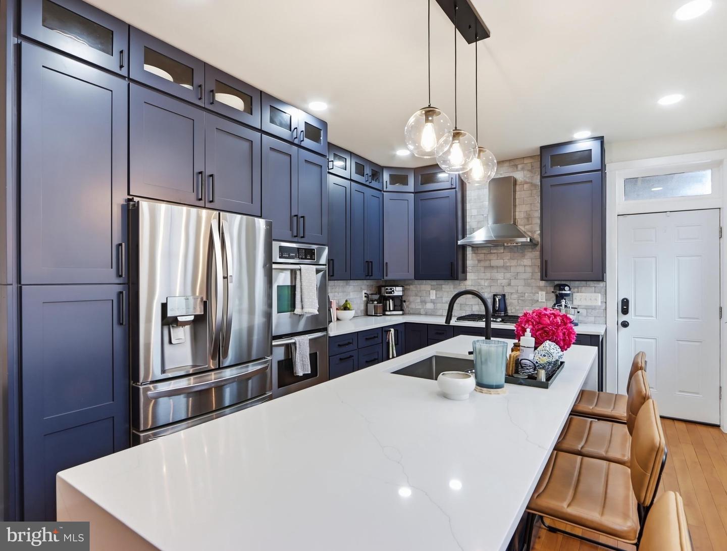 3122 Foster Ave — photo