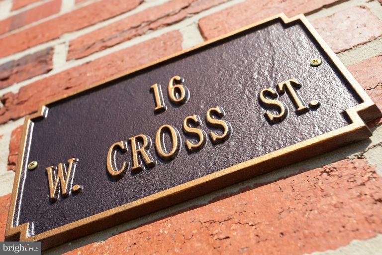 16 W Cross St — photo