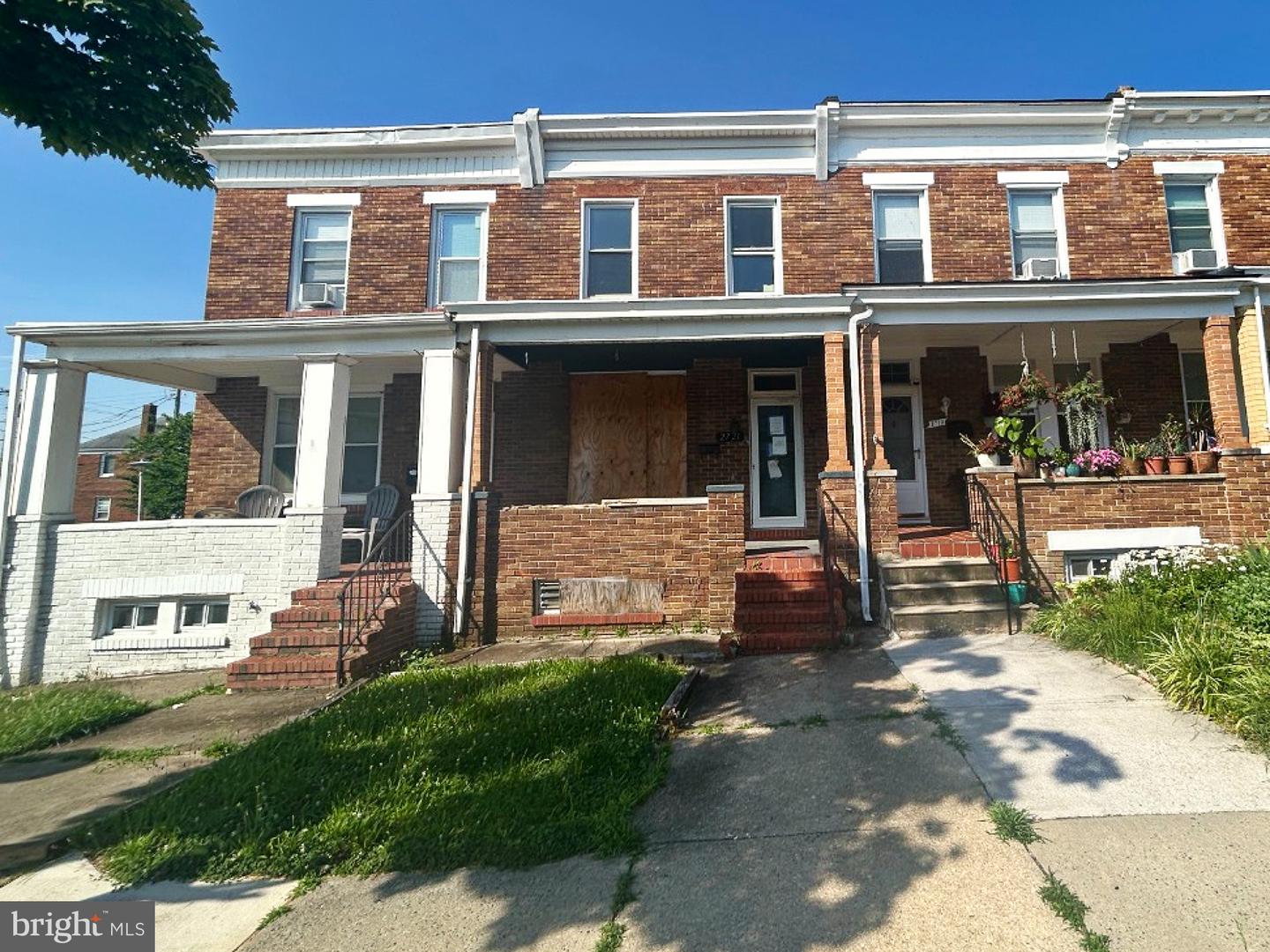2721 Pelham Ave — photo