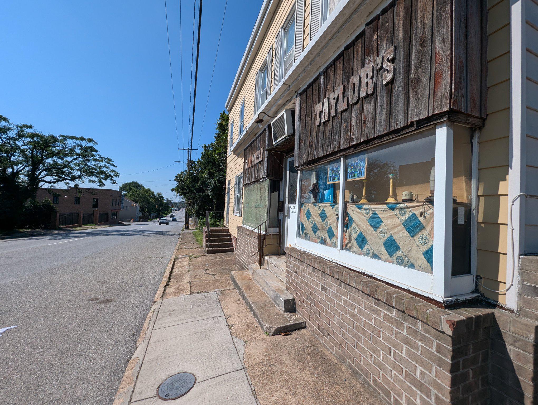 5000 Pennington Ave — photo