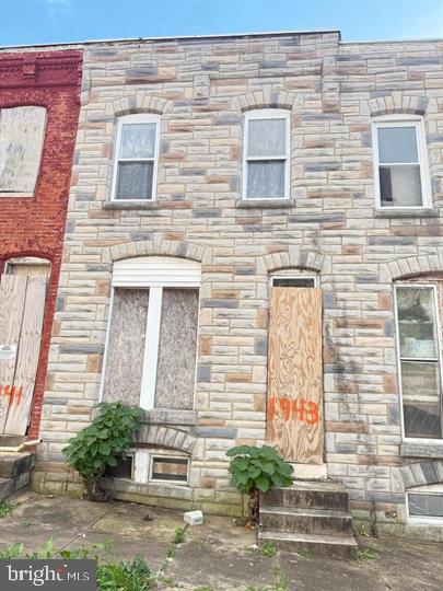 1943 Lauretta Ave — photo
