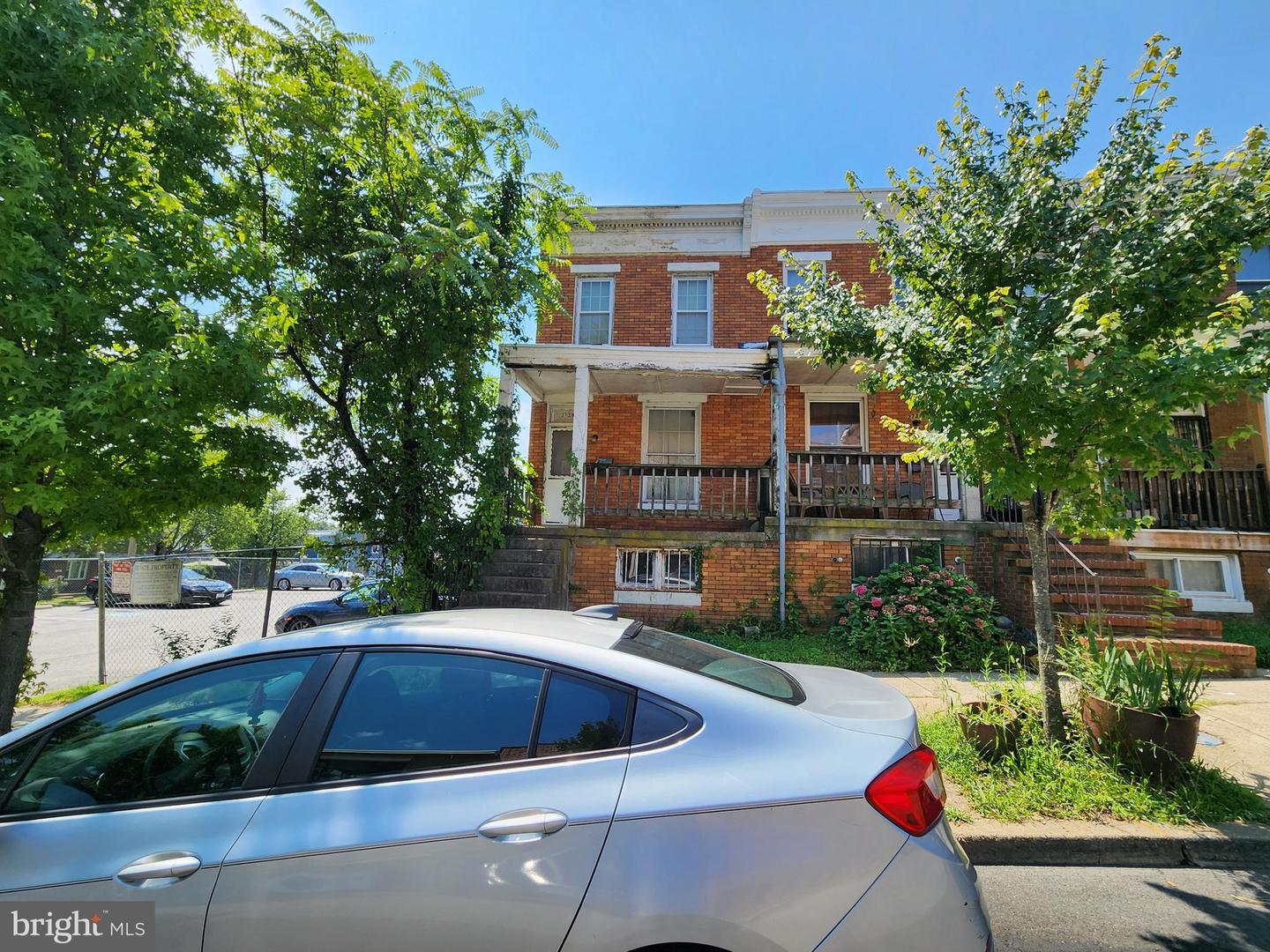 2729 Rayner Ave — photo
