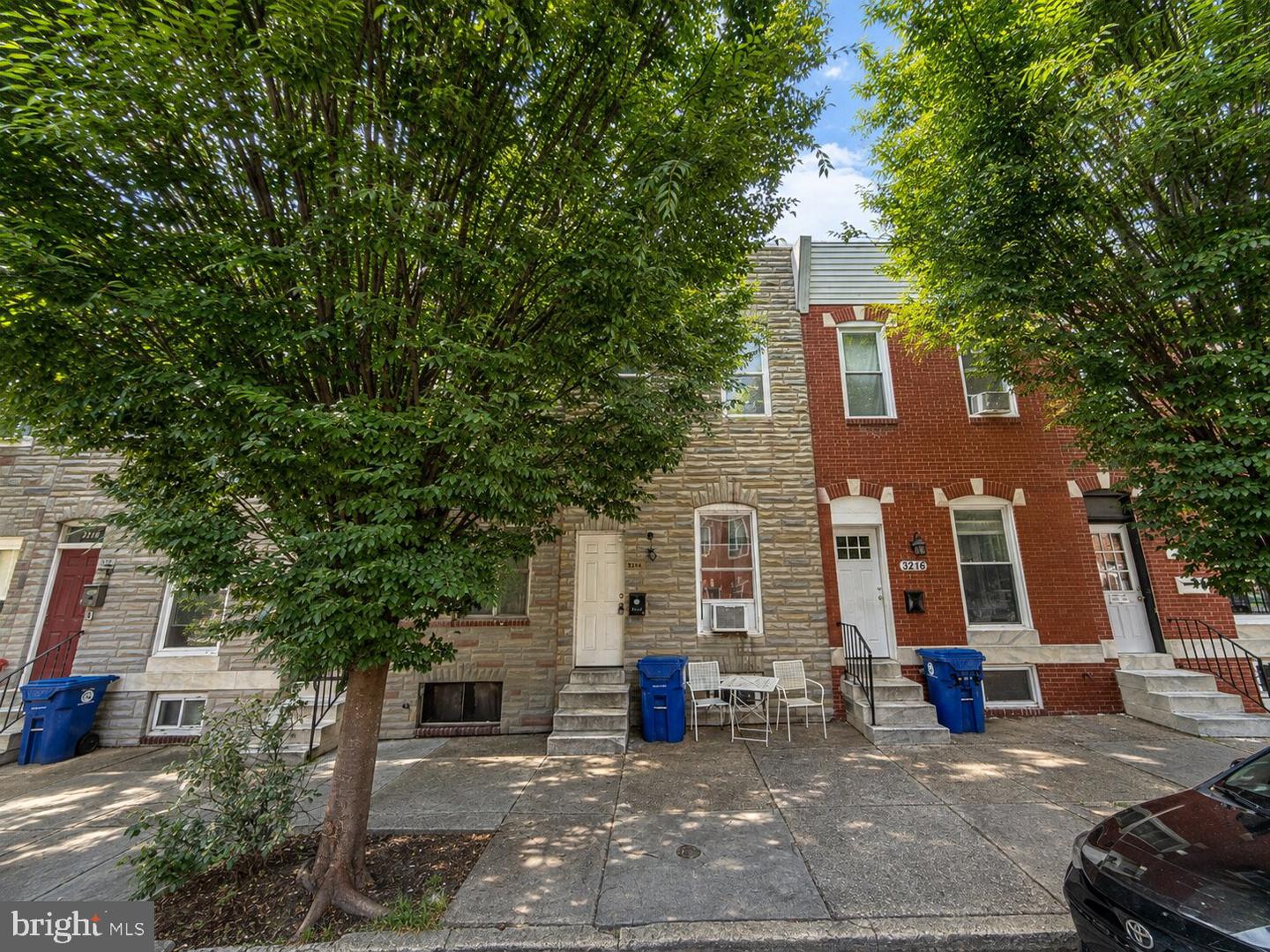 3214 E Fairmount Ave E — photo