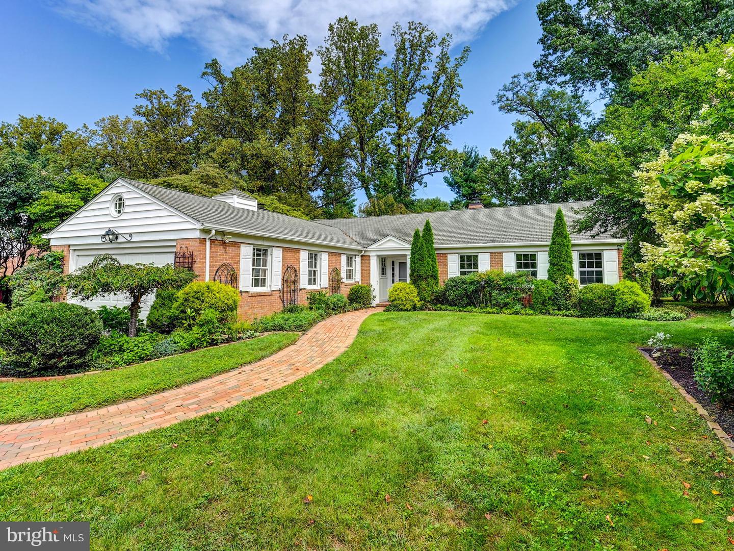 6009 Hunt Club Ln — photo