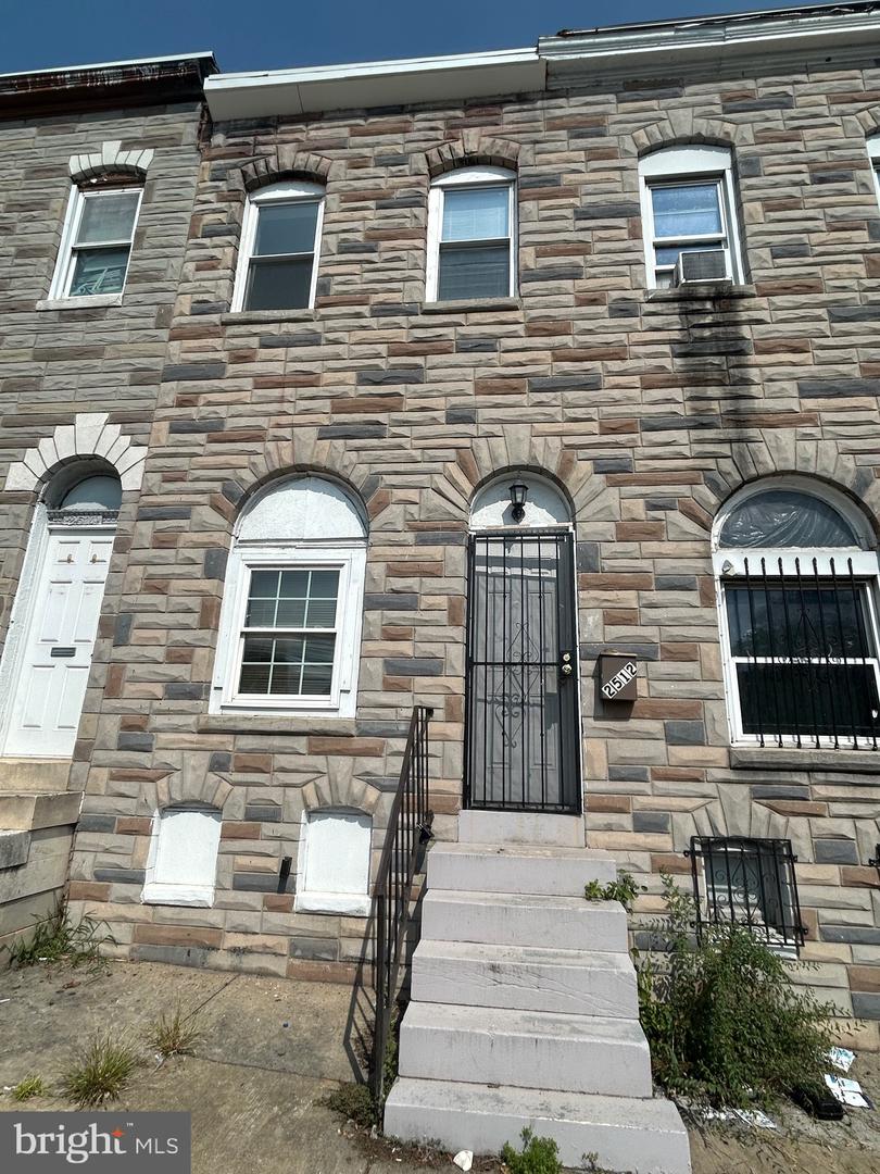 2512 Frederick Ave — photo