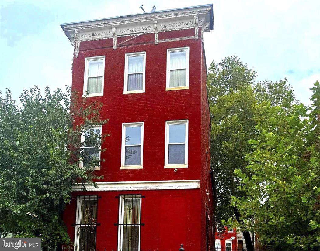 2544 W Lombard St #F — photo