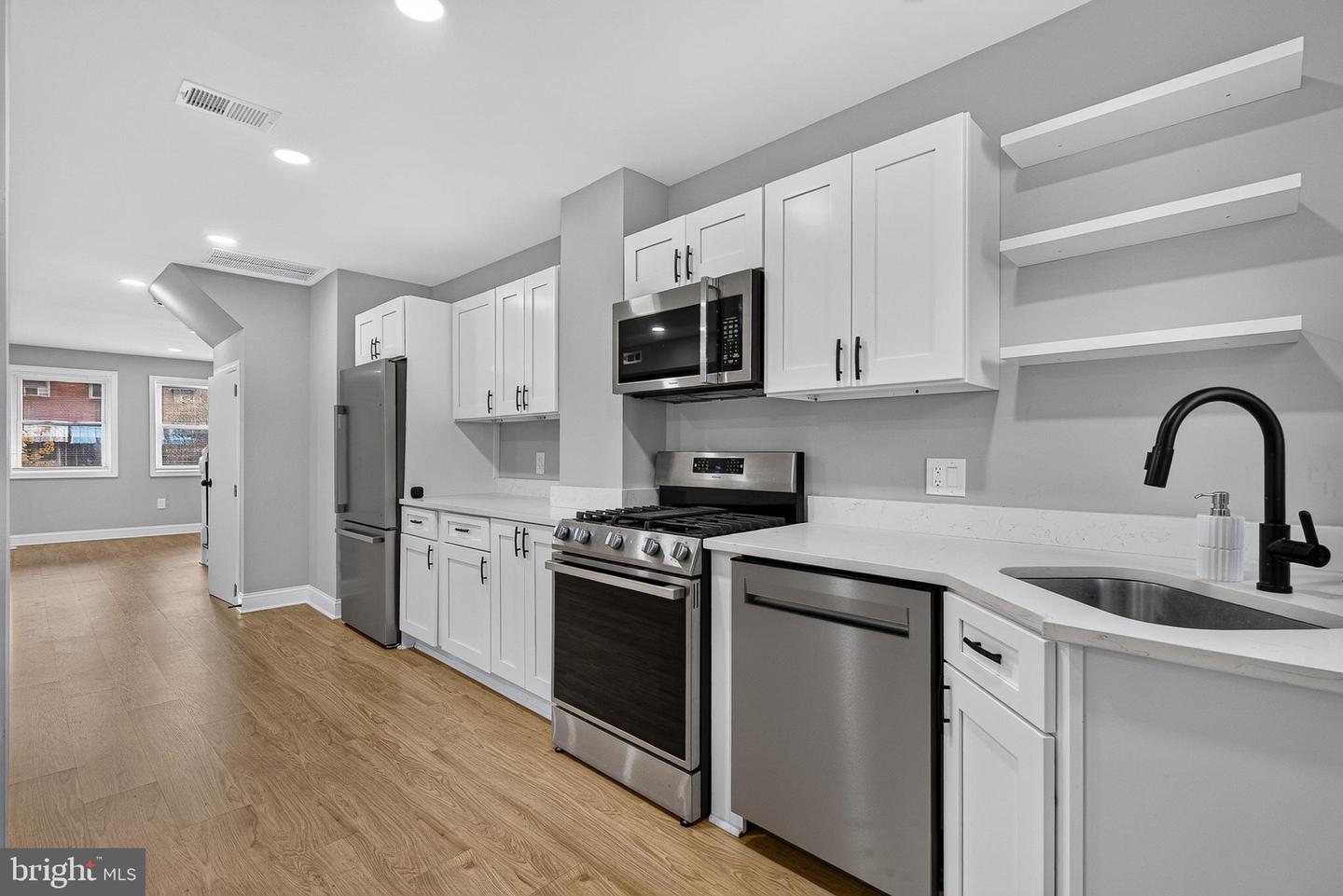 3527 Horton Ave — photo
