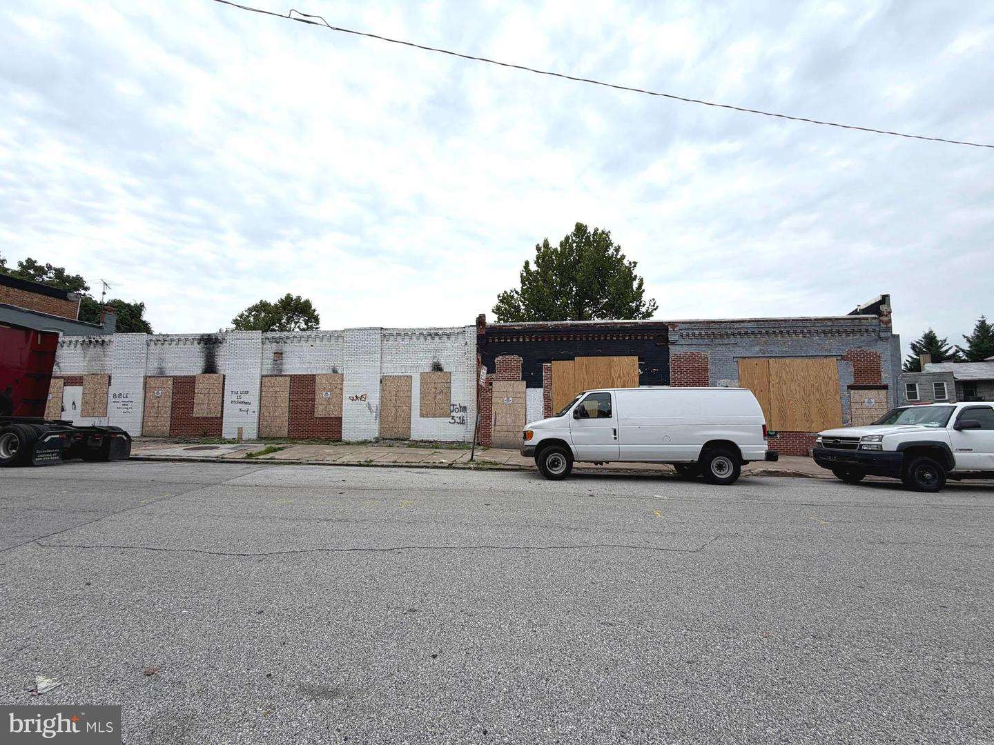 1931 Frederick Ave — photo
