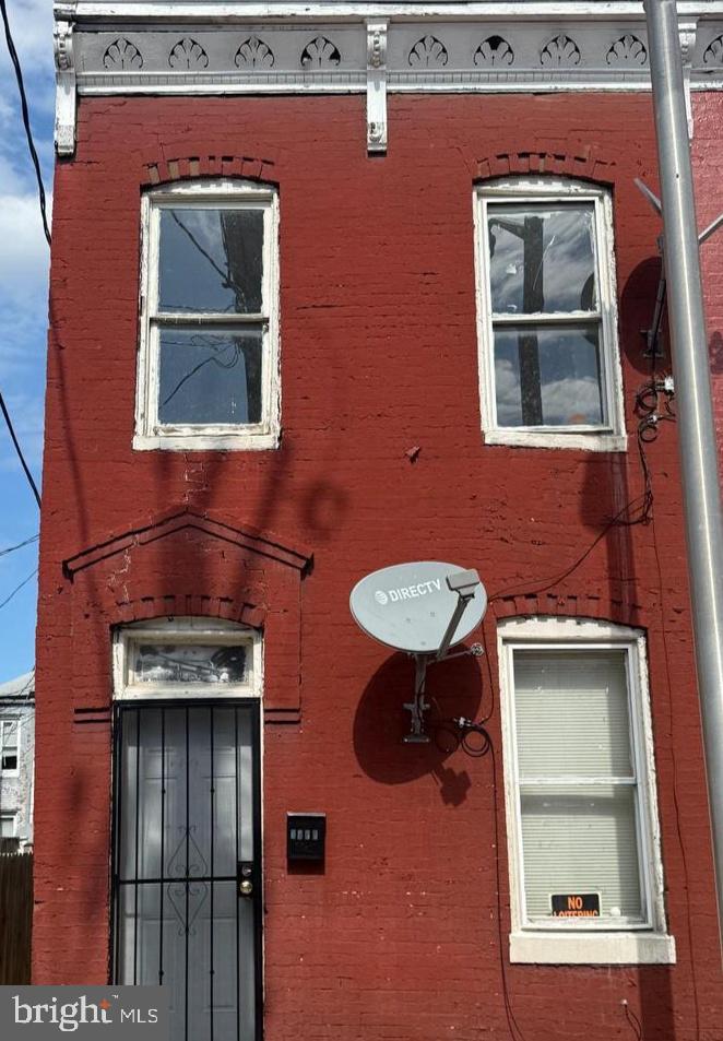 1559 N Woodyear St — photo