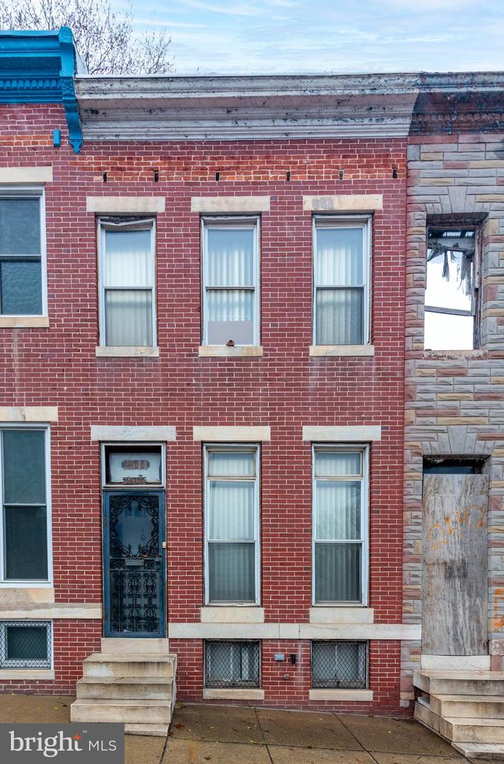 2544 Frederick Ave — photo