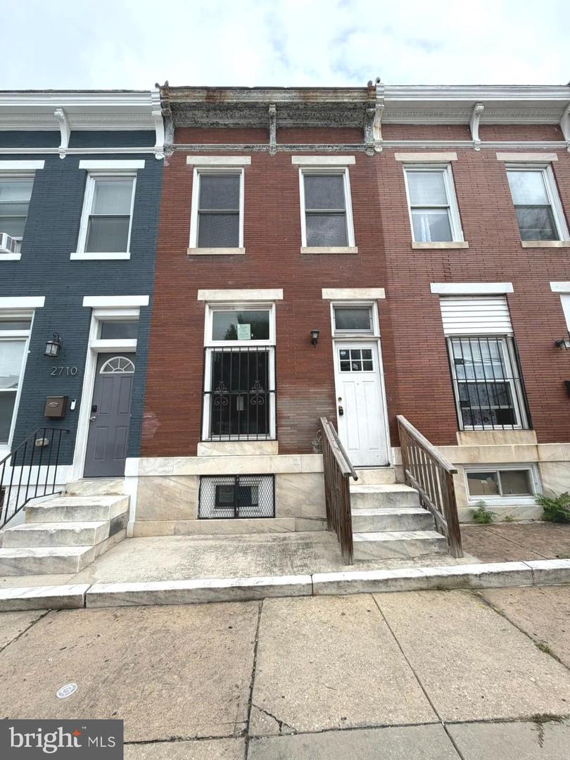 2712 E Monument St E — photo