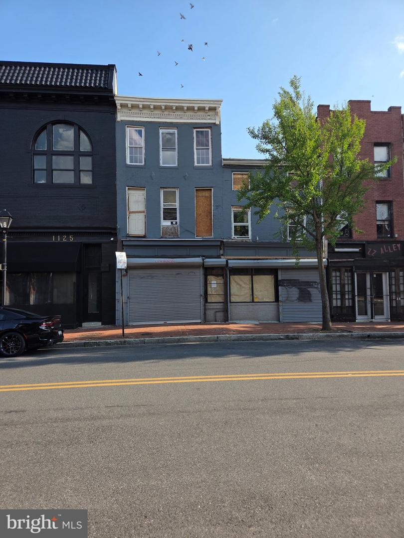 1127 W Baltimore St — photo