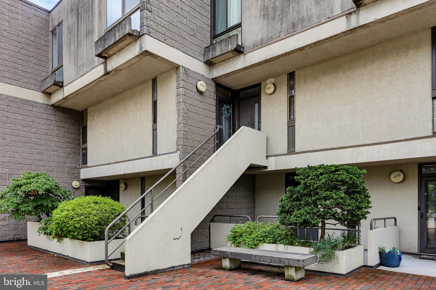 2211 Clove Ter — photo