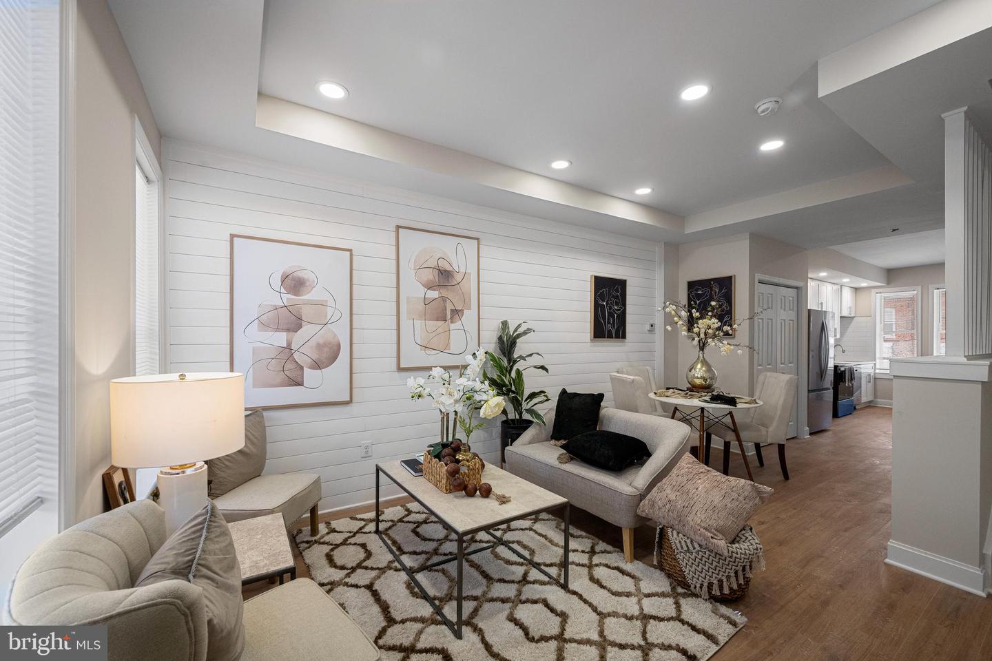 2323 Sidney Ave — photo