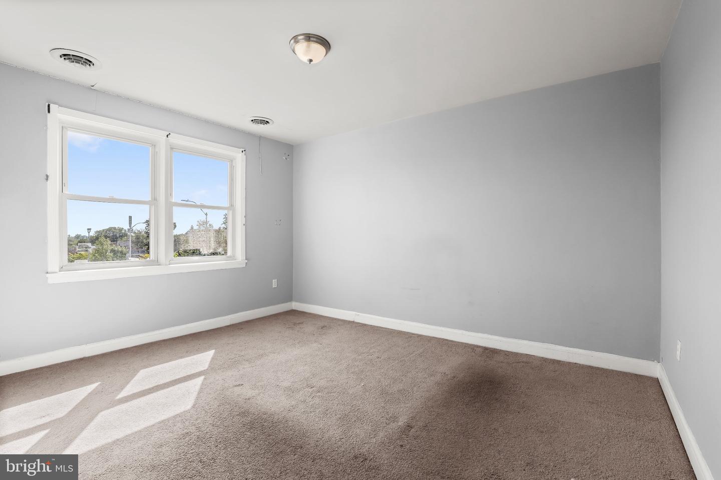 1504 N Linwood Ave — photo
