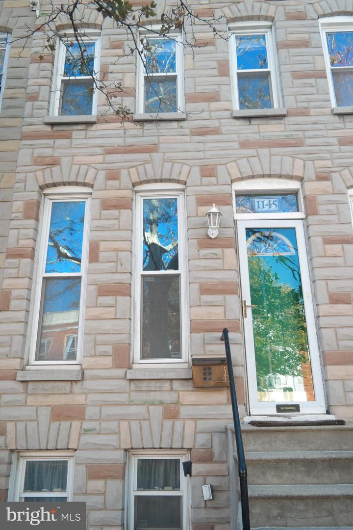 1145 W Hamburg St — photo