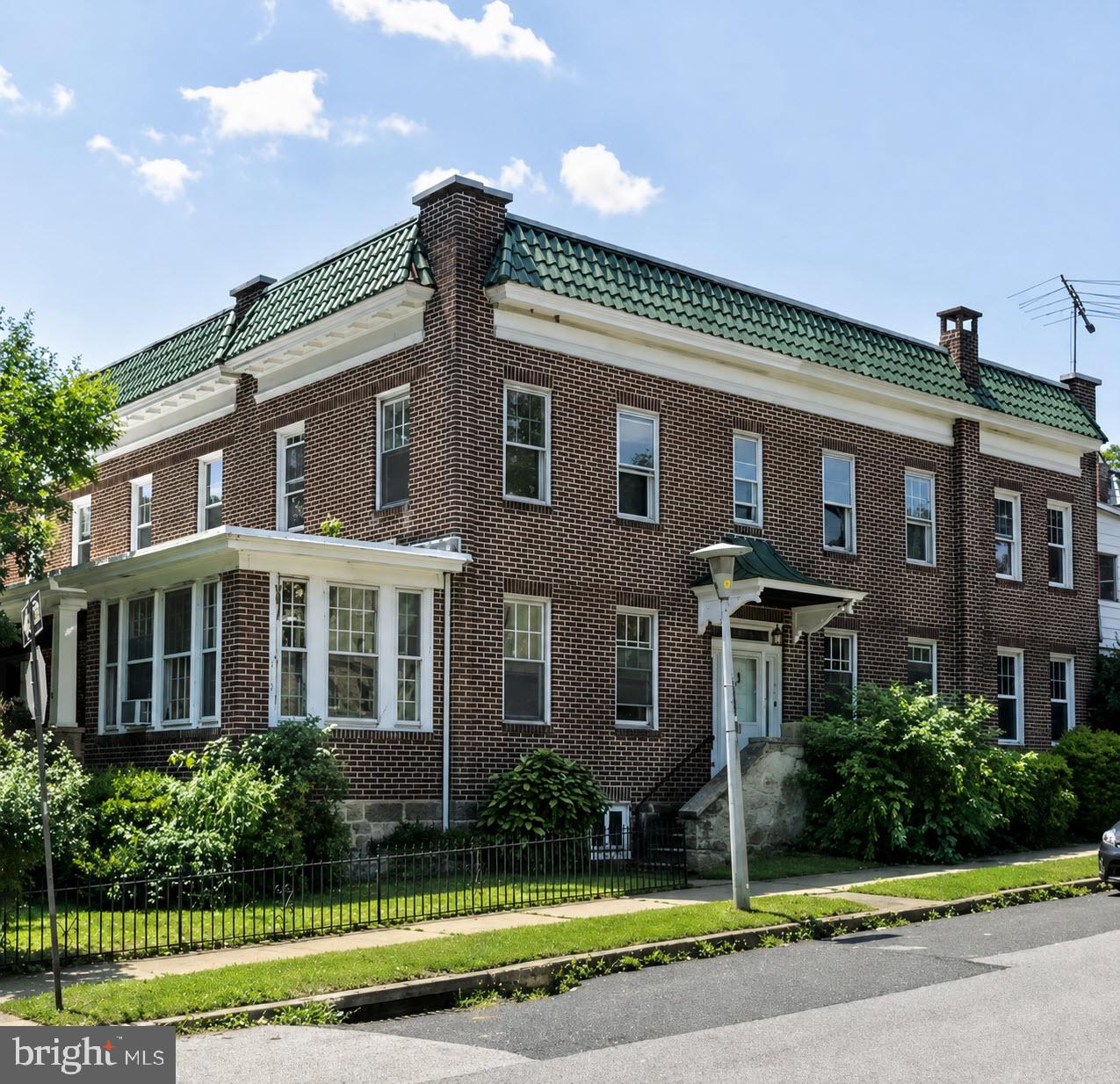 3828 Tudor Arms Ave — photo