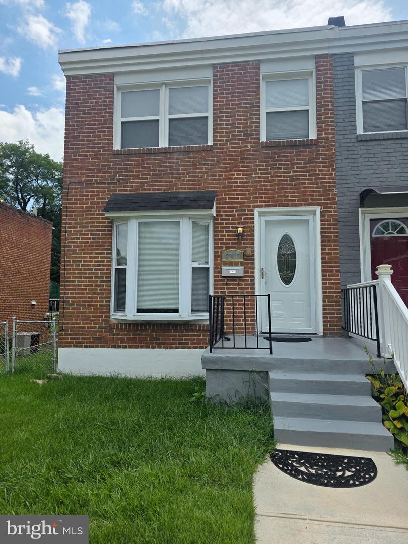 2717 Woodland Ave — photo
