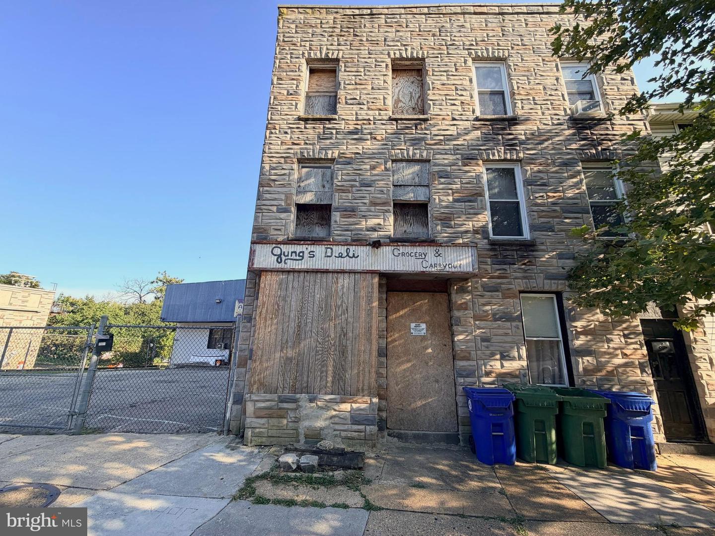 1909 Frederick Ave — photo