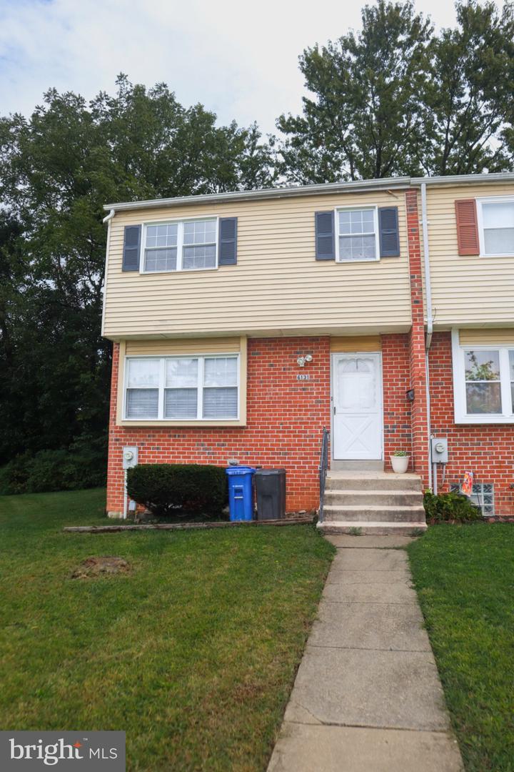6131 Fairwood Ave — photo