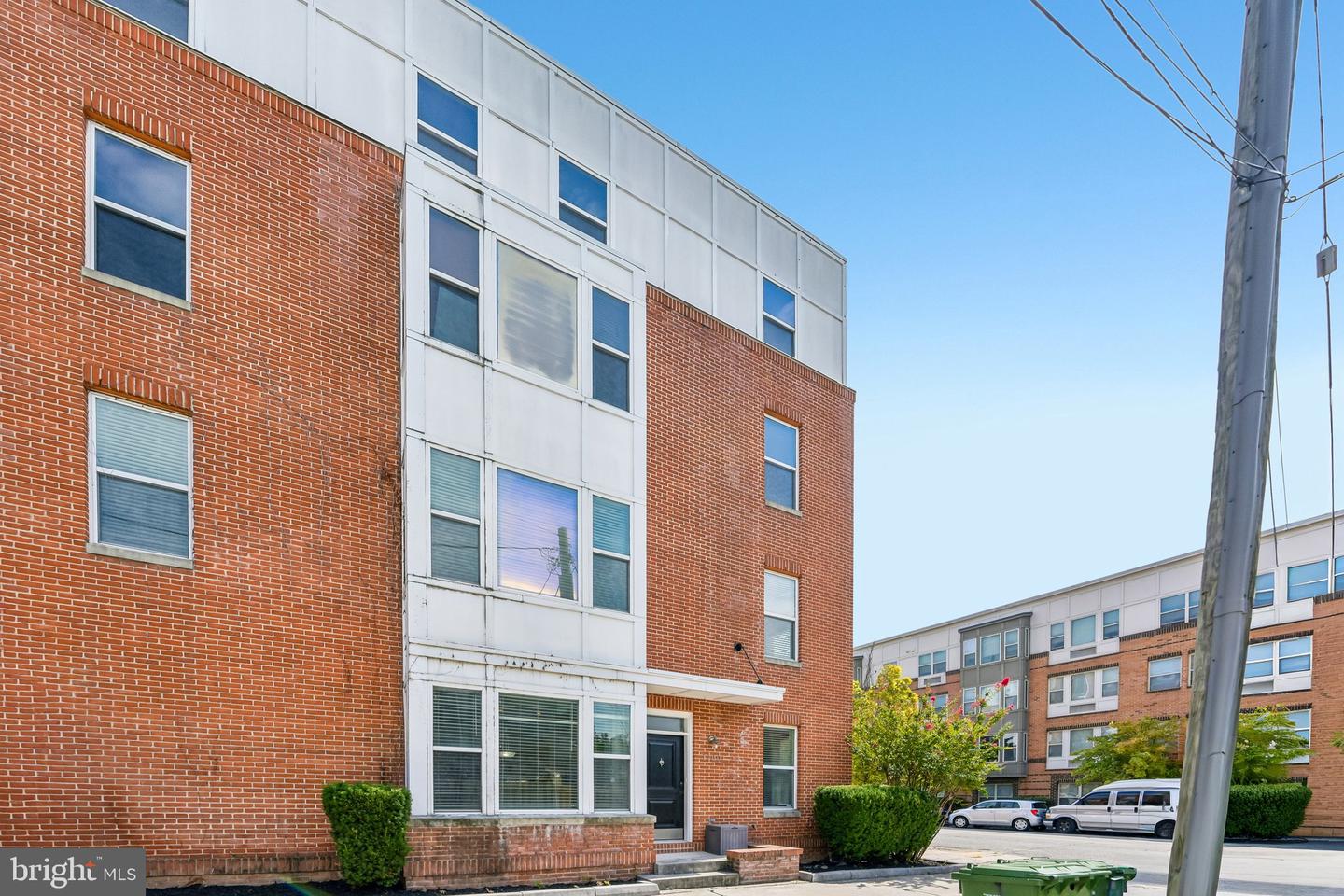 1700 E Eager St E — photo