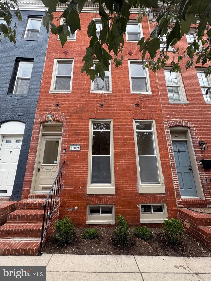 109 S Stricker St — photo