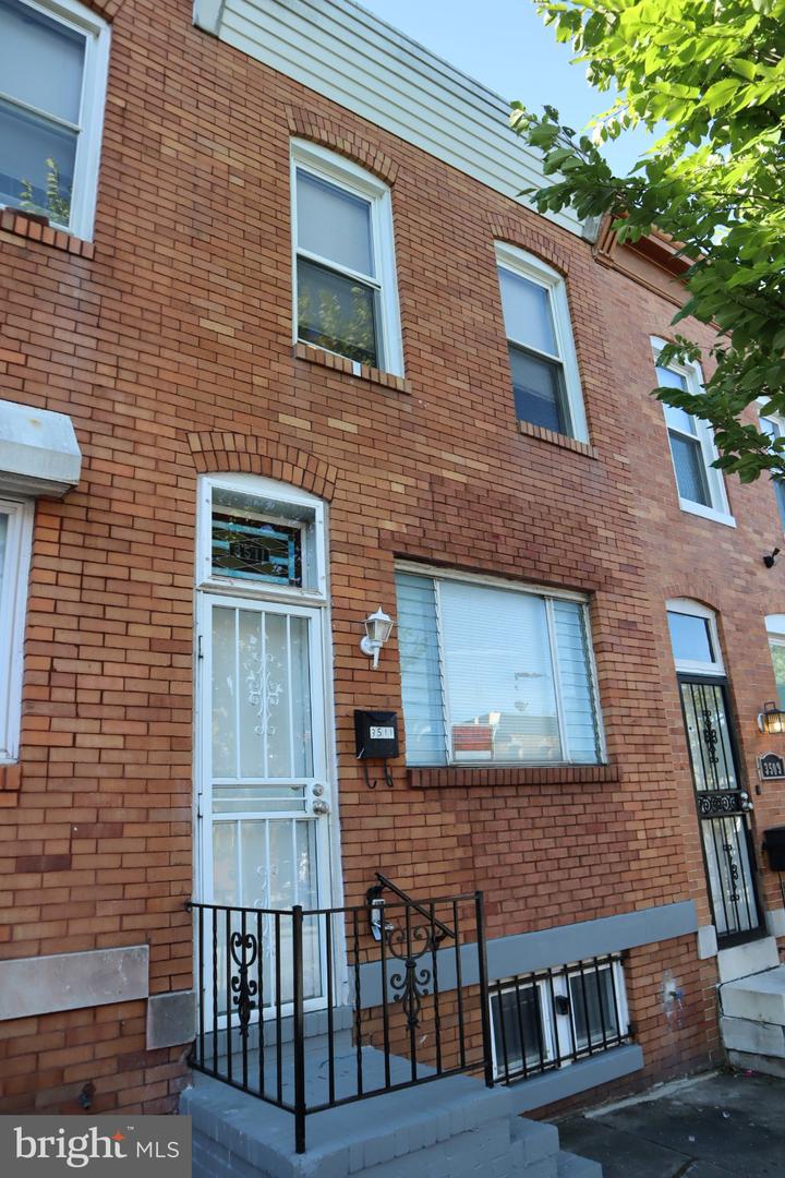 3511 E Fairmount Ave — photo