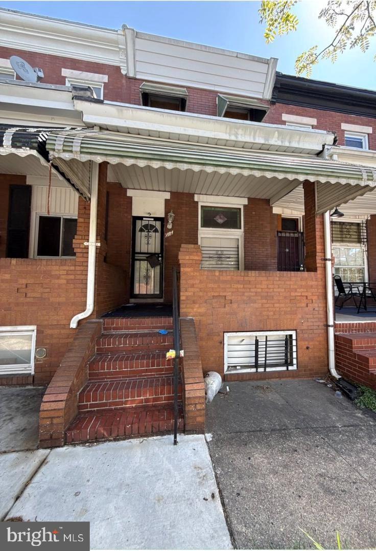 617 Robinson St — photo