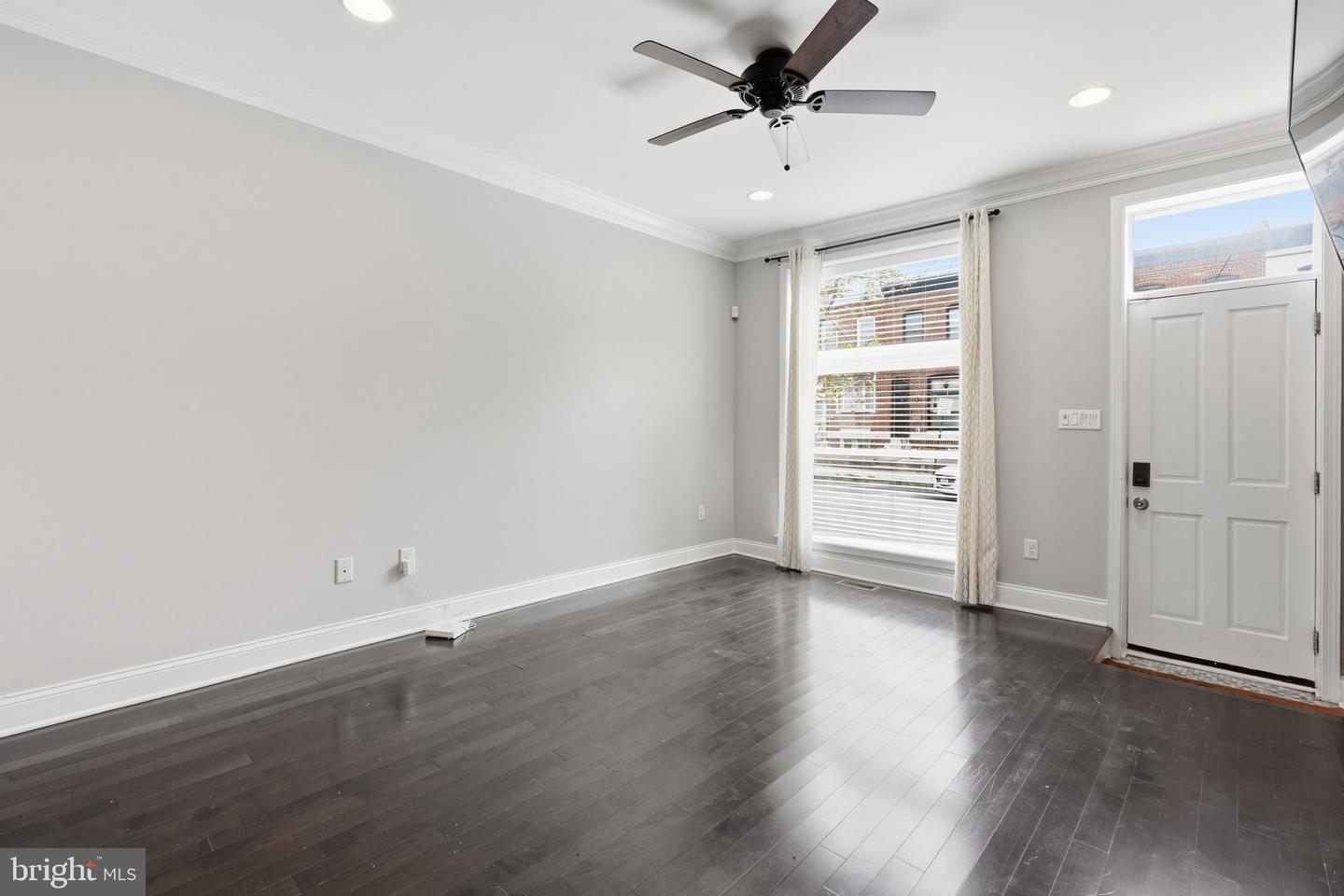 322 S Clinton St — photo
