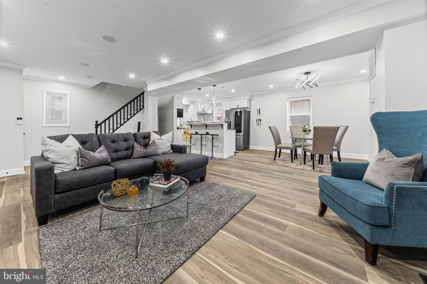 3708 The Alameda — photo