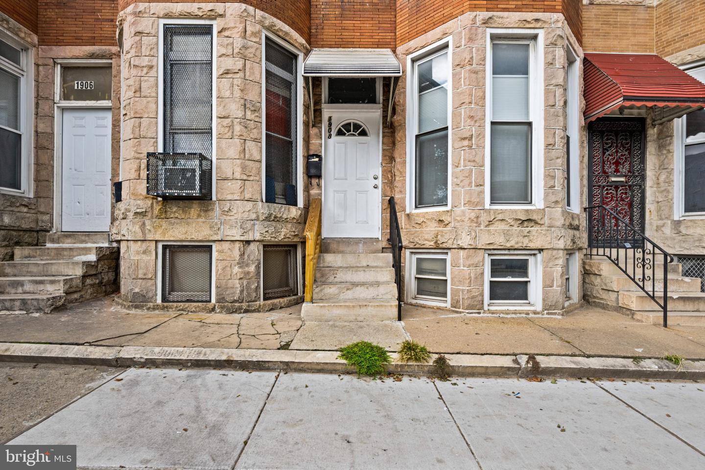 1908 N Fulton Ave — photo