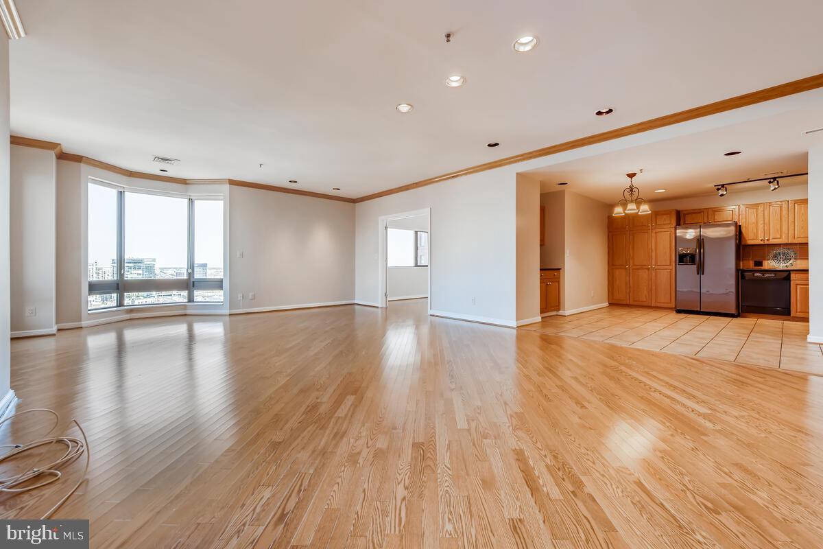 10 E Lee St #2608 — photo