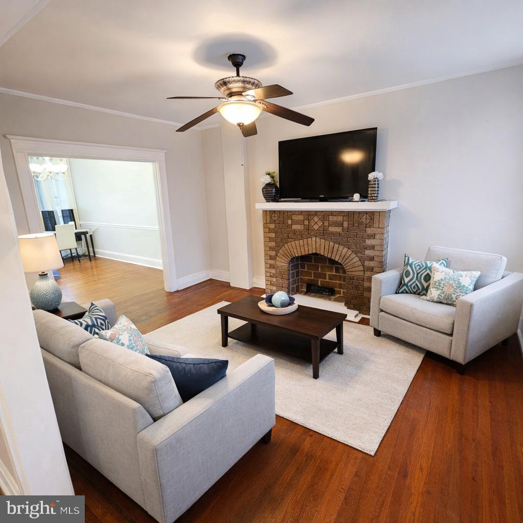 658 Dumbarton Ave — photo