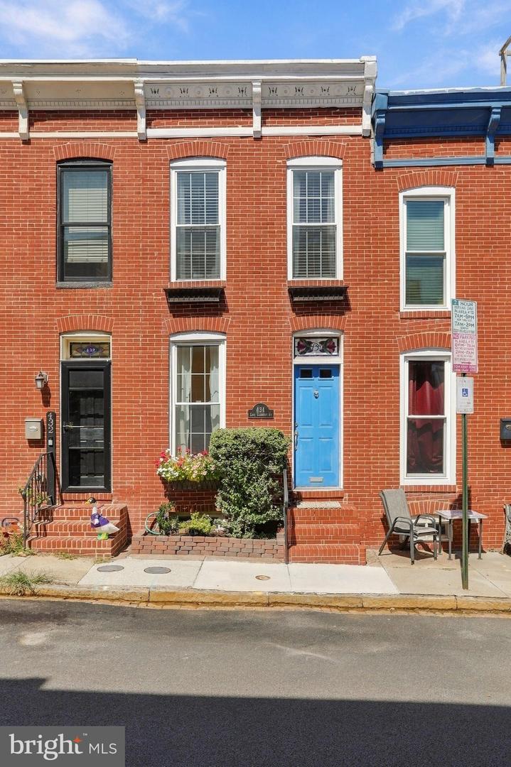 434 E Clement St E — photo